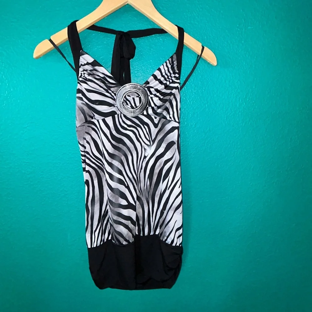 B_Envied size medium zebra animal print halter top - Picture 1 of 5